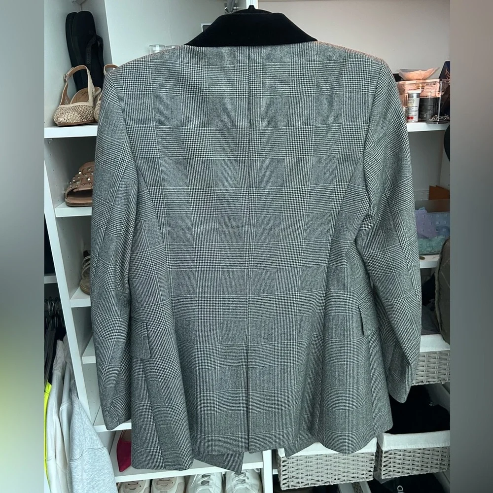 Massimo Dutti Gray Gingham Double-Breasted Blazer with Black Velvet Trim (US 6) - Picture 6 of 6